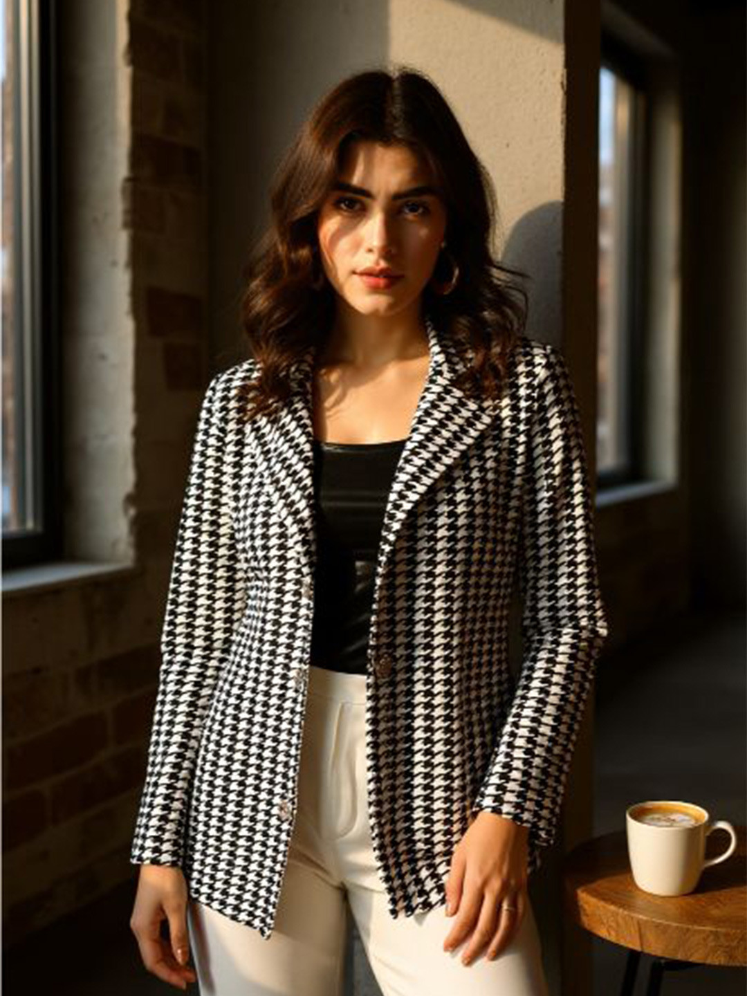 ZEUGEN Houndstooth Printed Blazer Collar Shrug Top With Gold Buttons