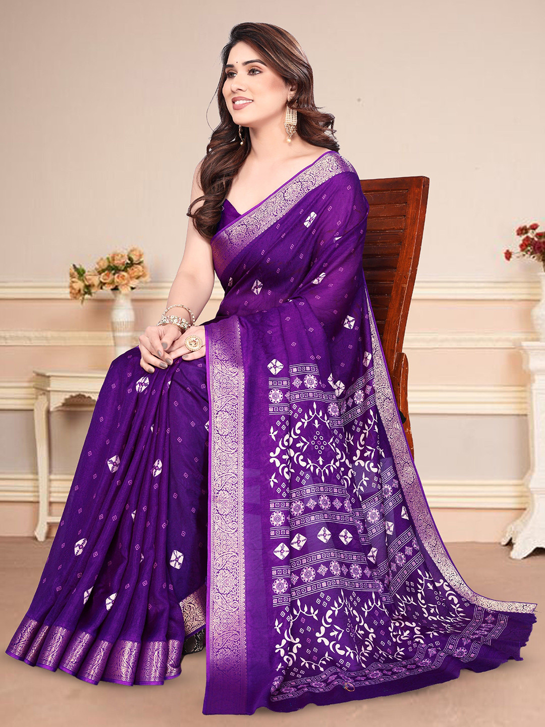 MAGNEITTA Bandhani Printed Zari Marshmallow Saree