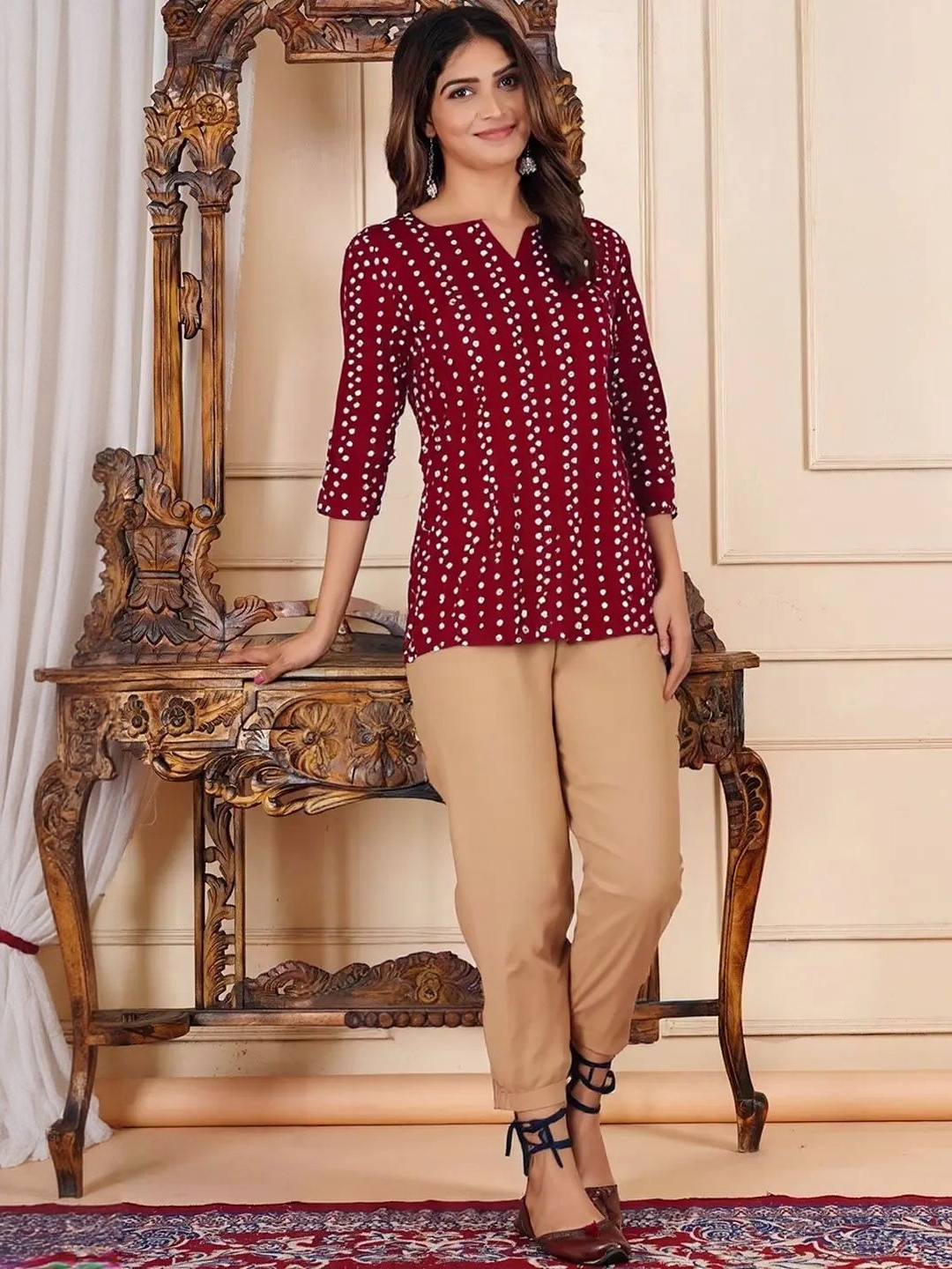 SZN Women Printed V-Neck Bandhani Printed Cotton Blend Short Kurti