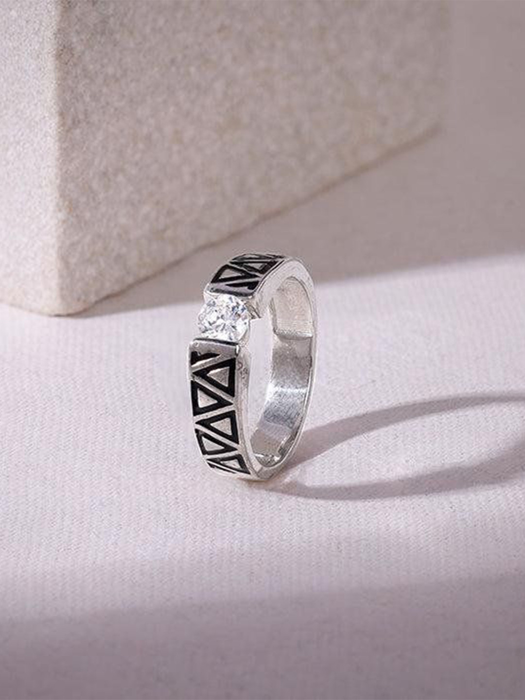 GIVA Men 925 Sliver Geometric Majesty Ring