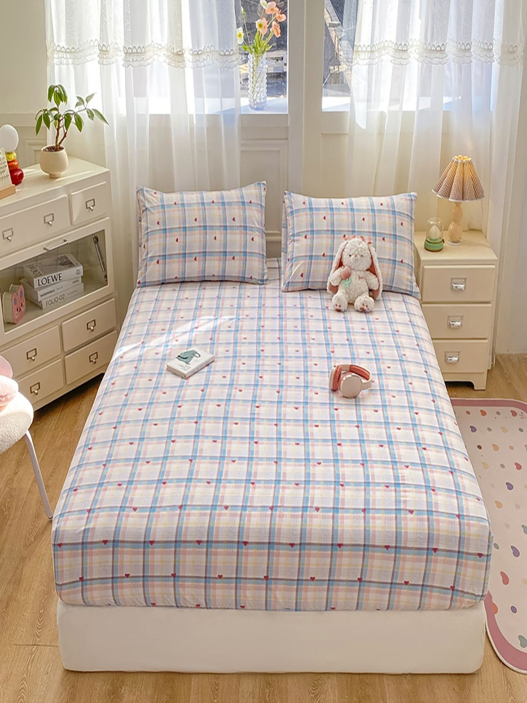 JC HOME White & Blue 140 TC Queen Bedsheet with 2 Pillow Covers 150 x 200cm