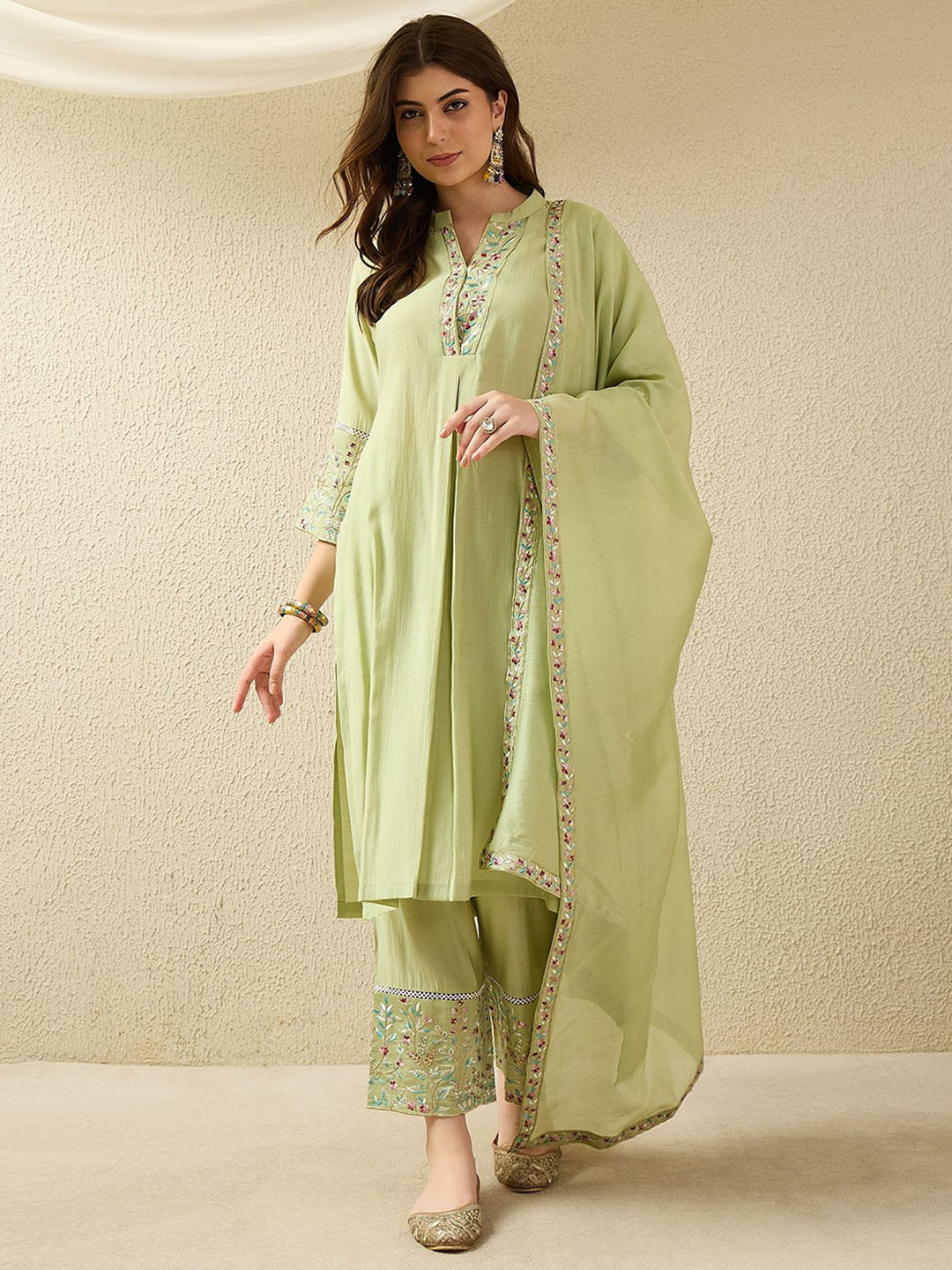 AVANSHEE Women Floral Embroidered Kurta with Palazzos & Dupatta