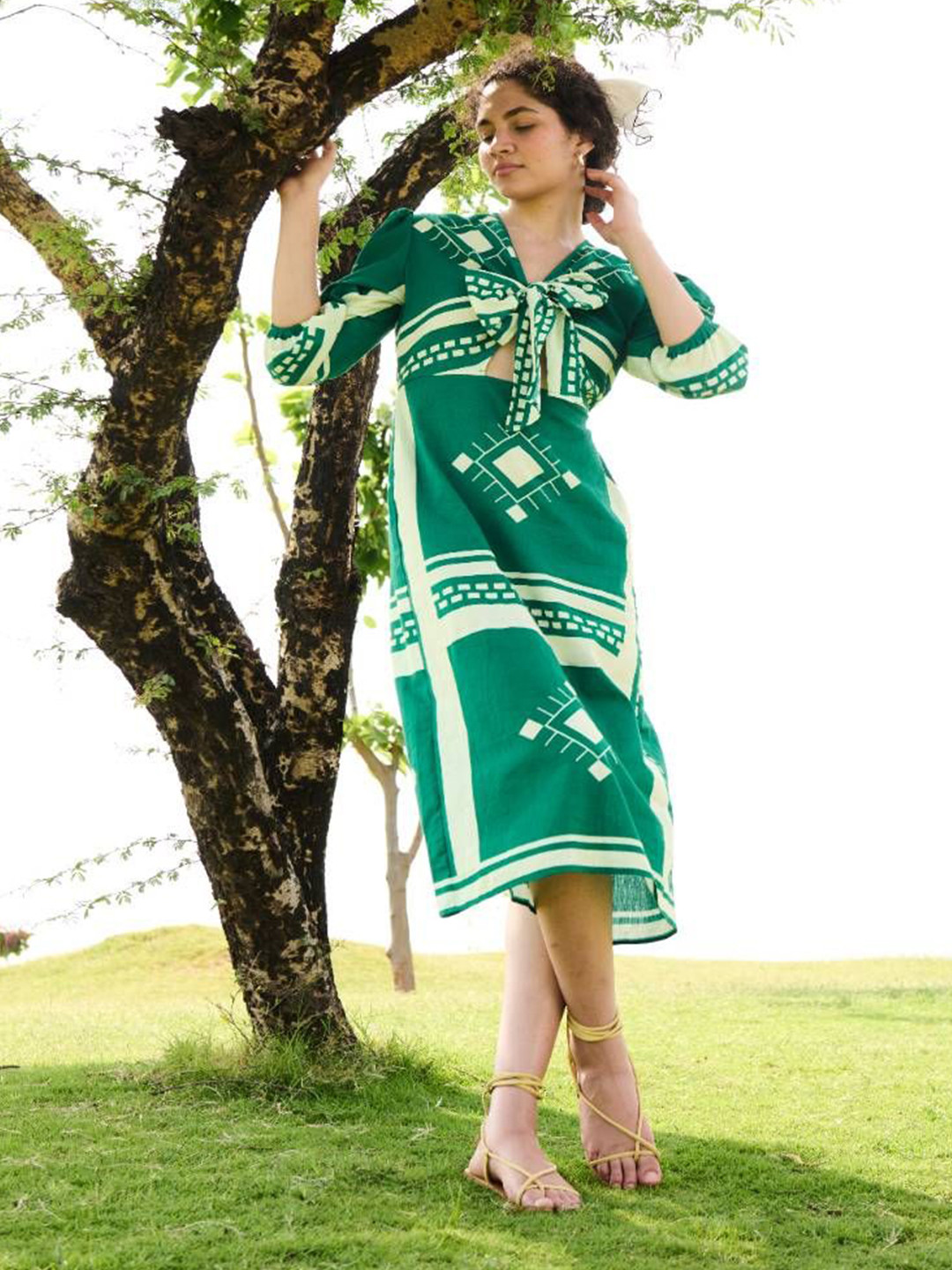 RAAS LIFE Dahlia Women Geometric Print Slit Sheath Dress