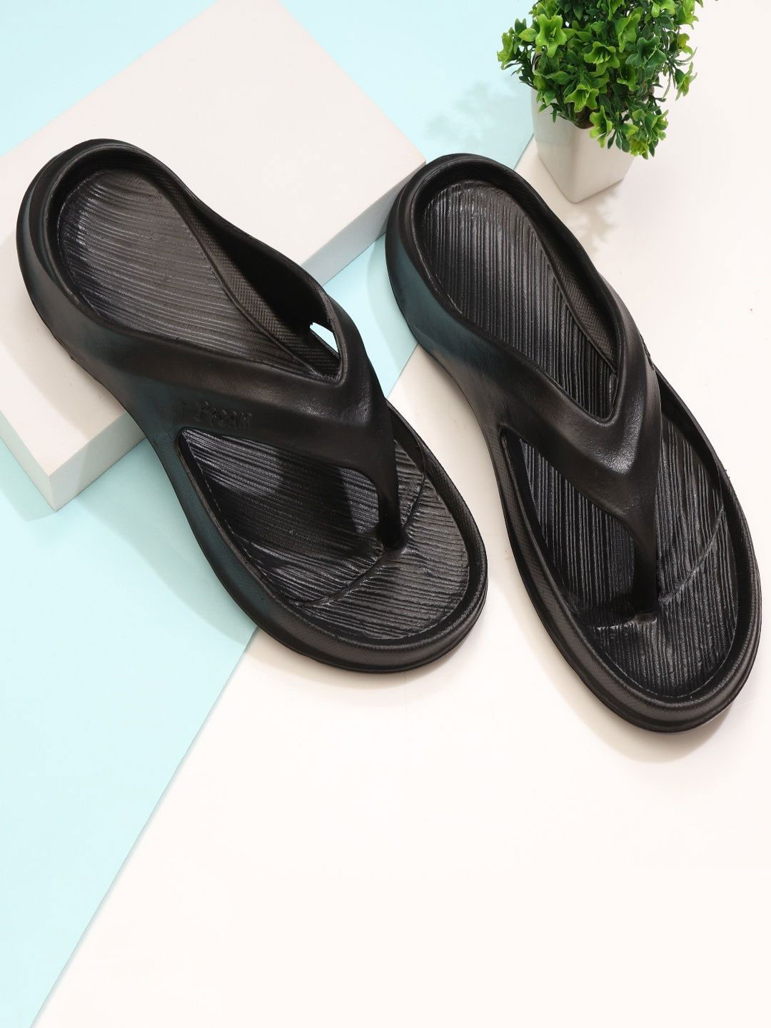 KNIEVL Men Solid EVA Thong Flip-Flops