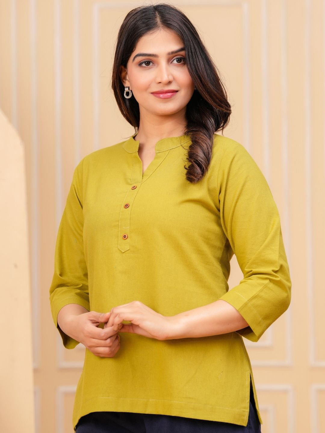 Sucoon Women Solid Mandarin Collar Short Kurta