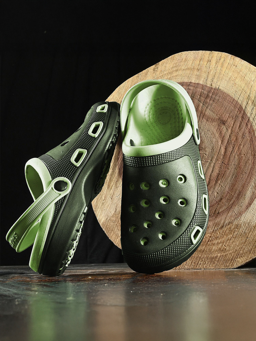 BIRDE Patterned Outsole Clogs