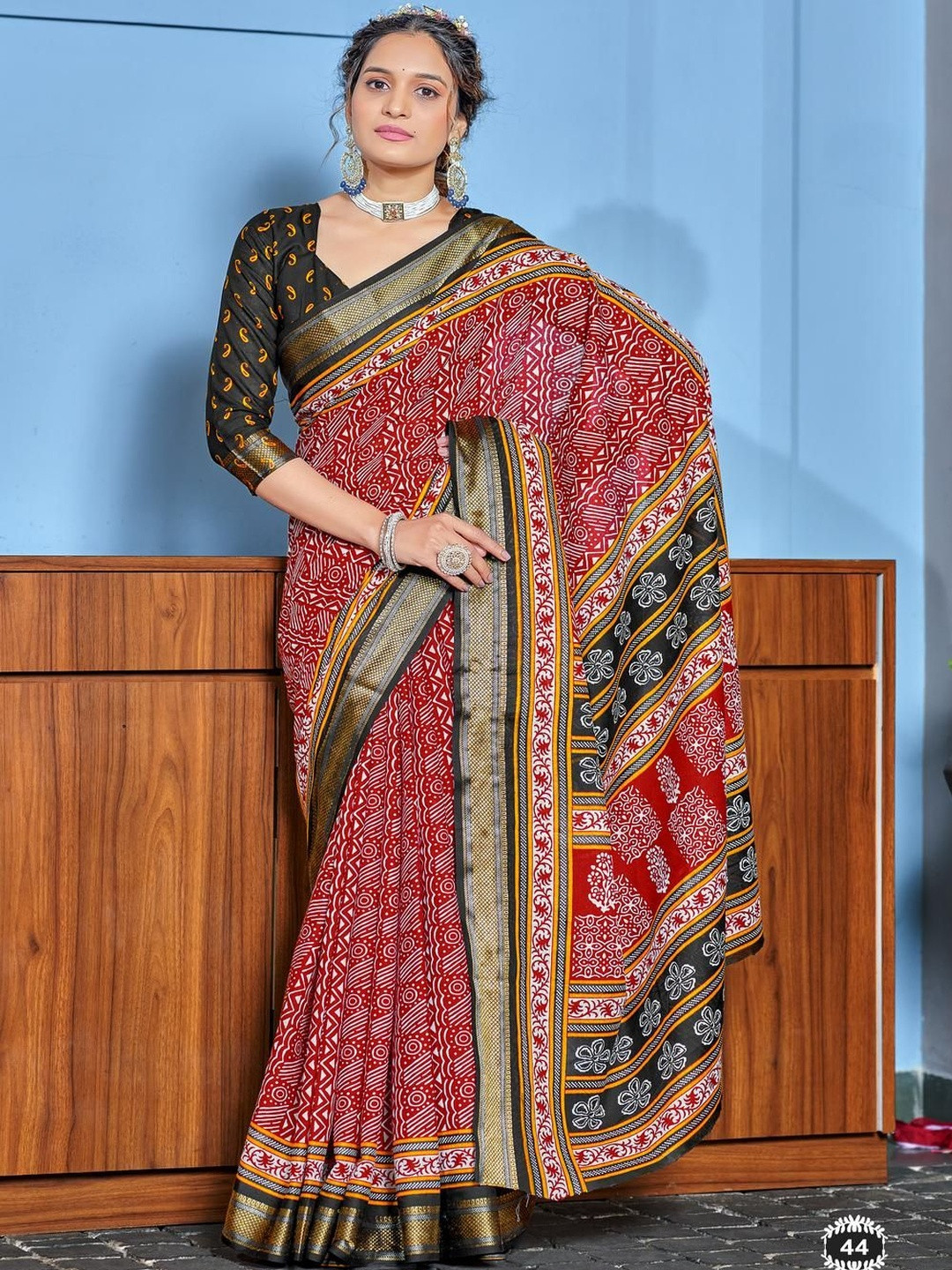 BUTI HAND BLOCK PRINT WITH HEVAY ZARI BODAR SAREES