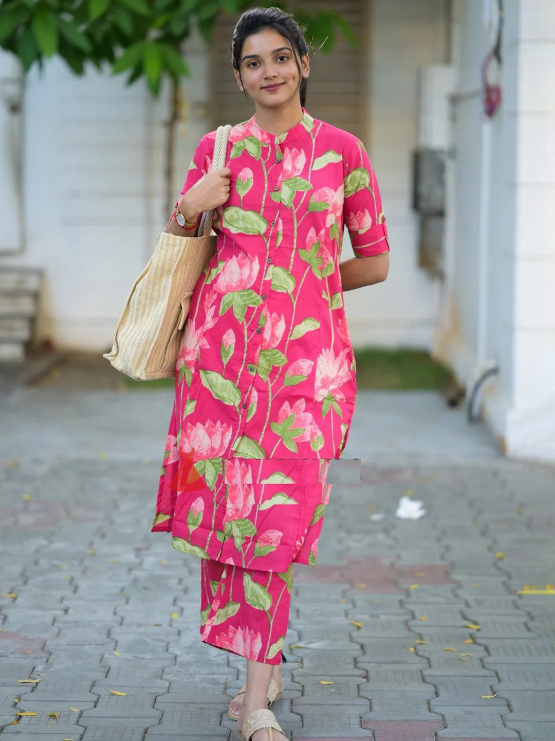 SKYDYEING Women Floral Printed Mandarin Collar Kurta with Palazzos