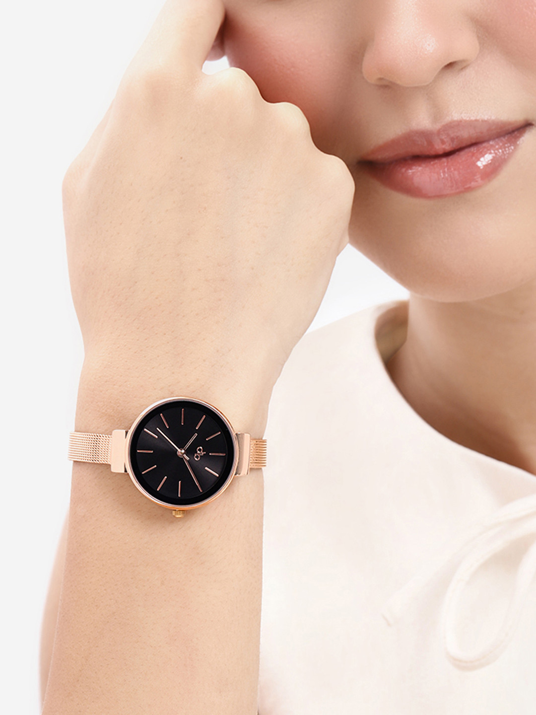 DressBerry Women Bracelet Style Straps Analogue Watch UT-A8629-BLK-DB