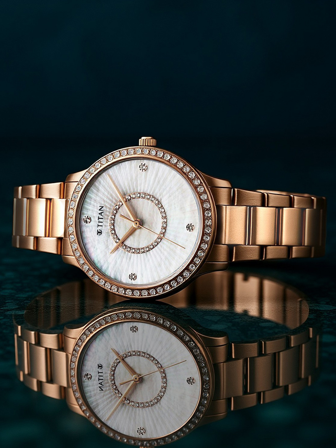 Titan Women Embellished Dial & Reset Time Analogue Watch 95314WM01