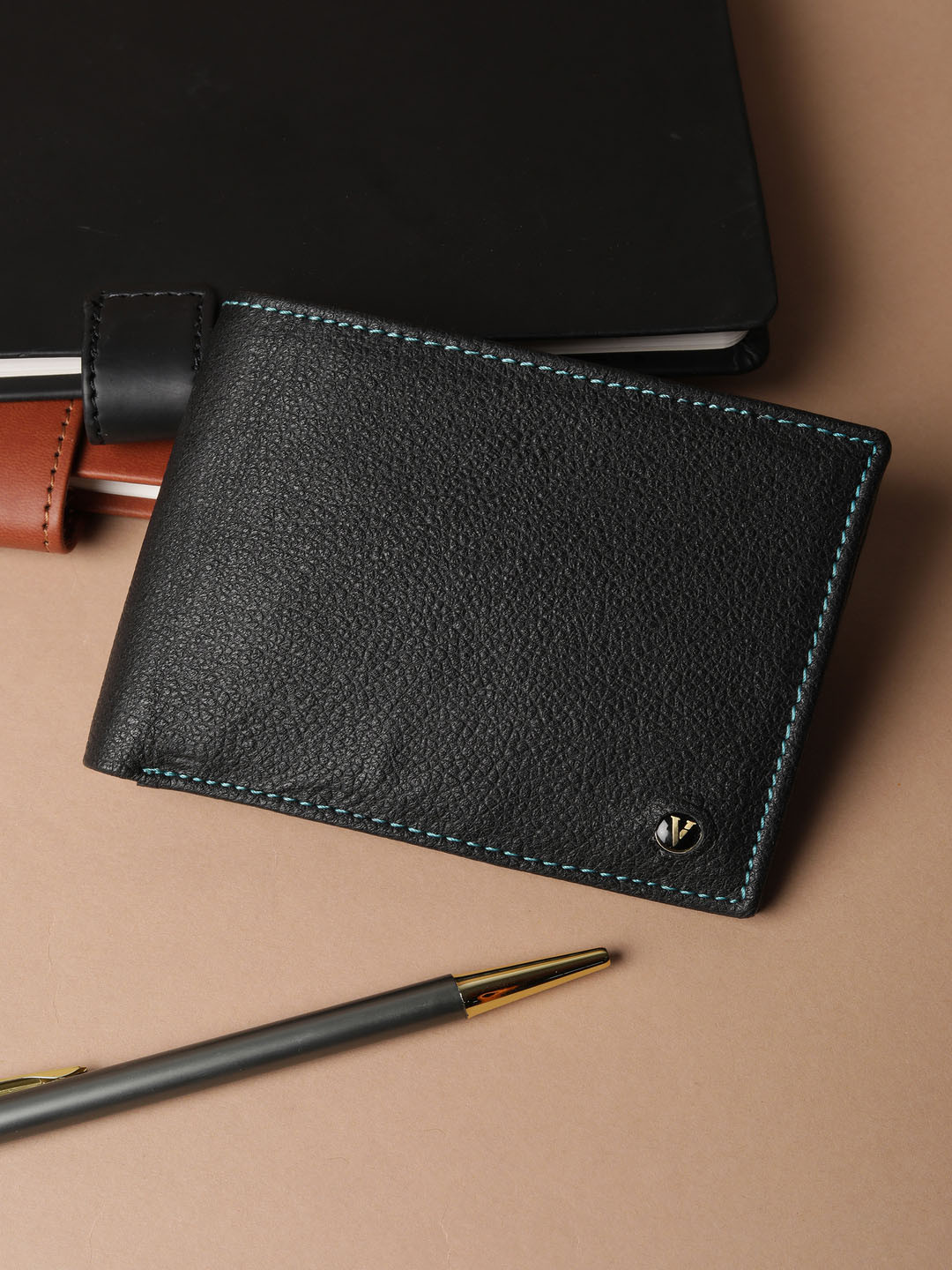 Van Heusen Men Leather Two Fold Wallet