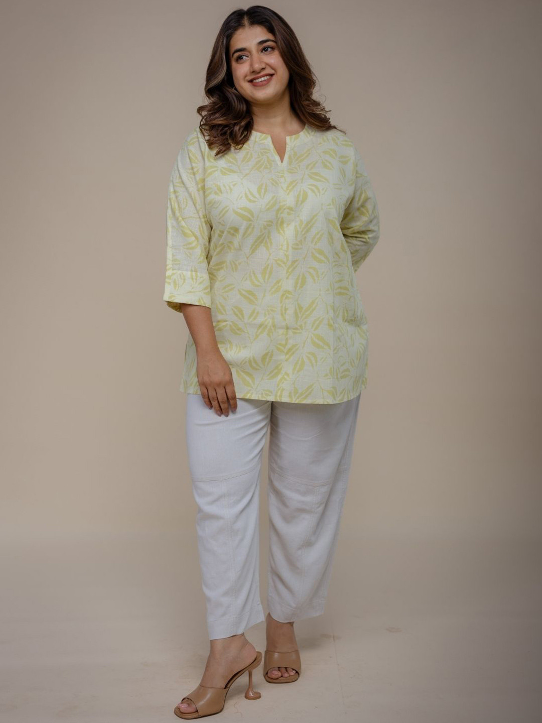 THE INDIAN ETHNIC CO Women Green Slub Cotton Straight Short Top