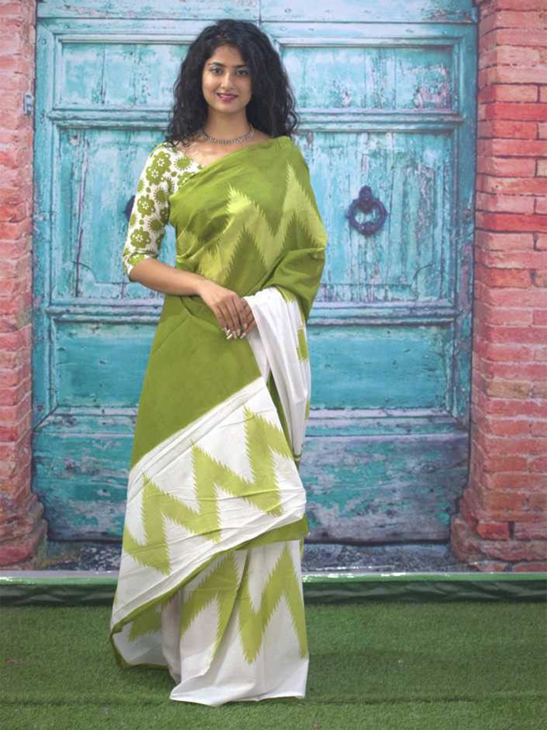 Craft Musium Woven Design Printed Pure Cotton Saree With Unstitched Blouse Piece