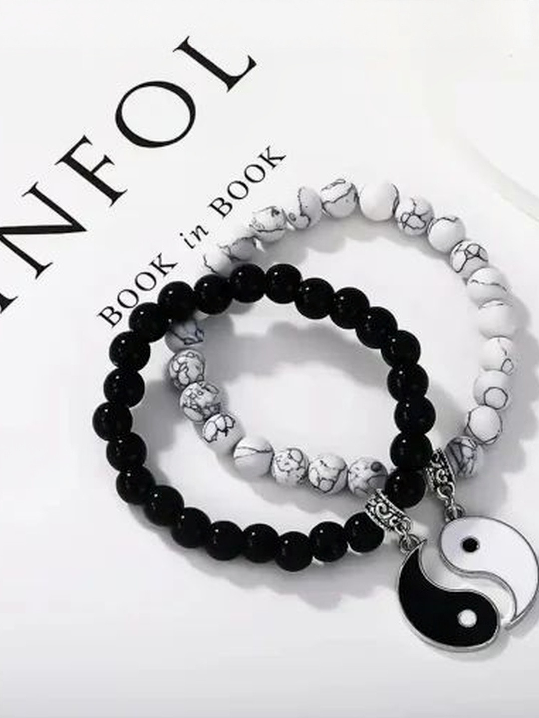 DZOIR Unisex Pack of 2 Black & White Yin Yang Charm Couple Bracelet