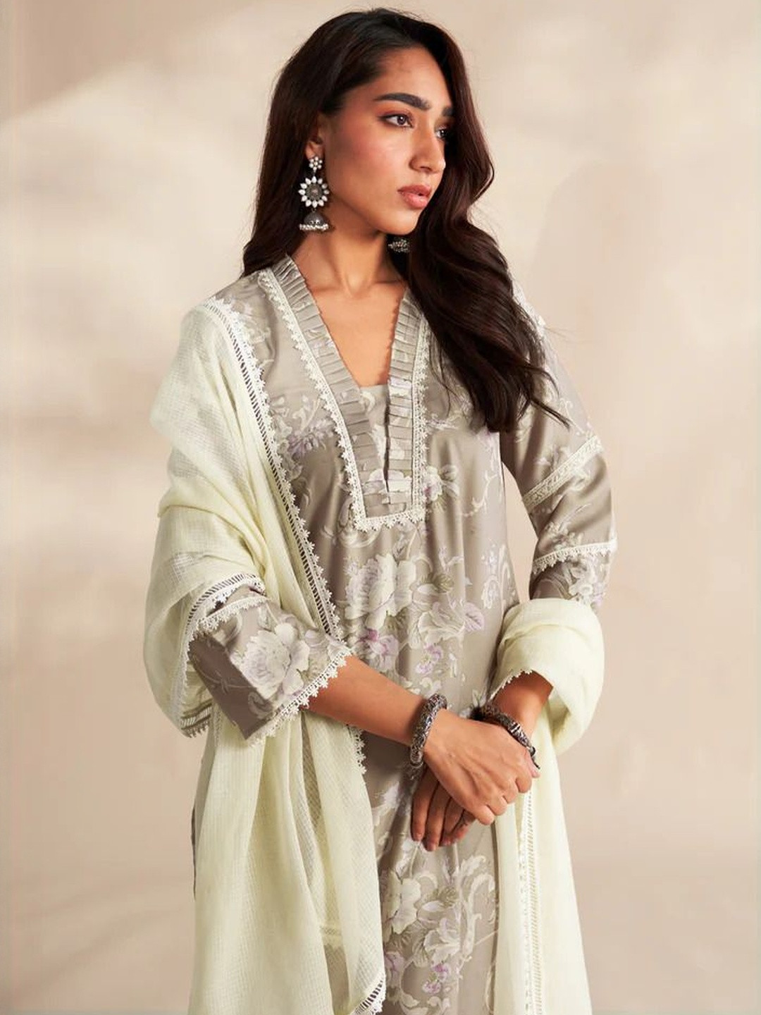 ROZE Women Cream Solid Dupatta