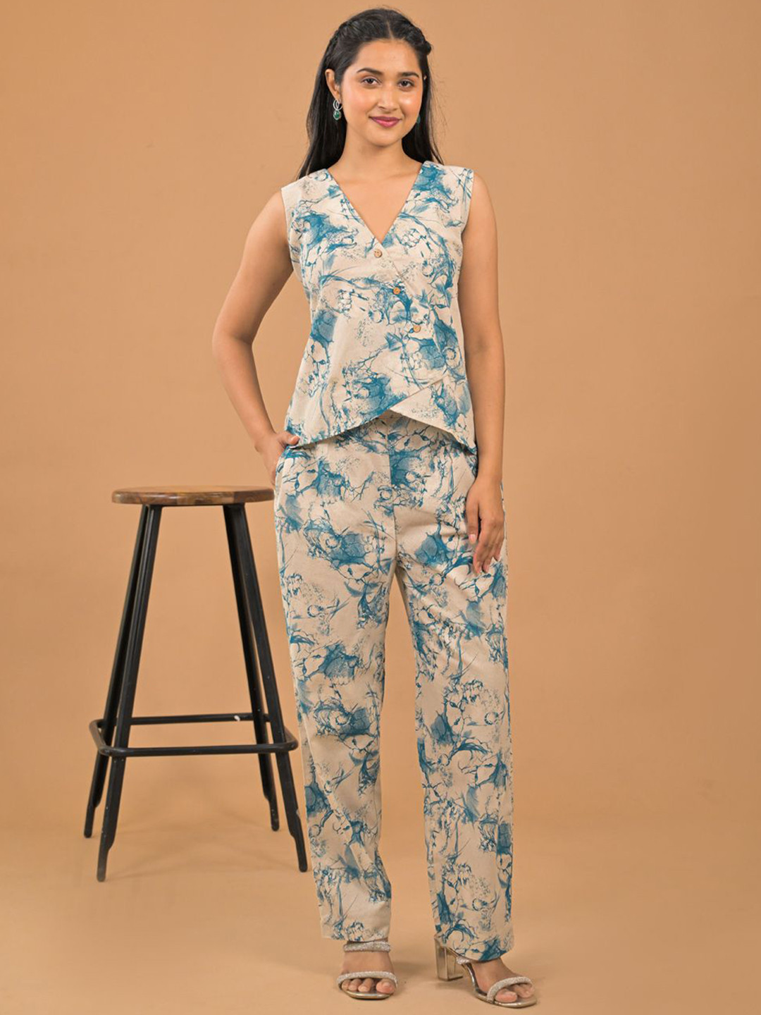 SAANWRI Printed Pure Cotton V-Neck Waistcoat With Trouser