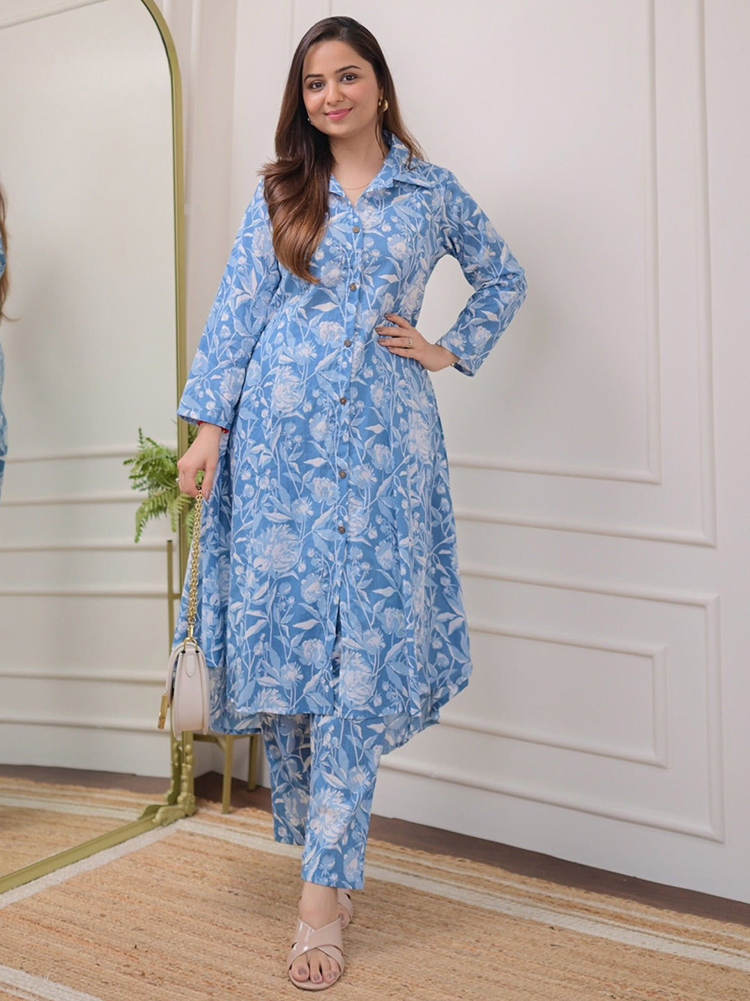 SOMAPAH Floral Printed Shirt Collar A-Line Kurta With Trousers