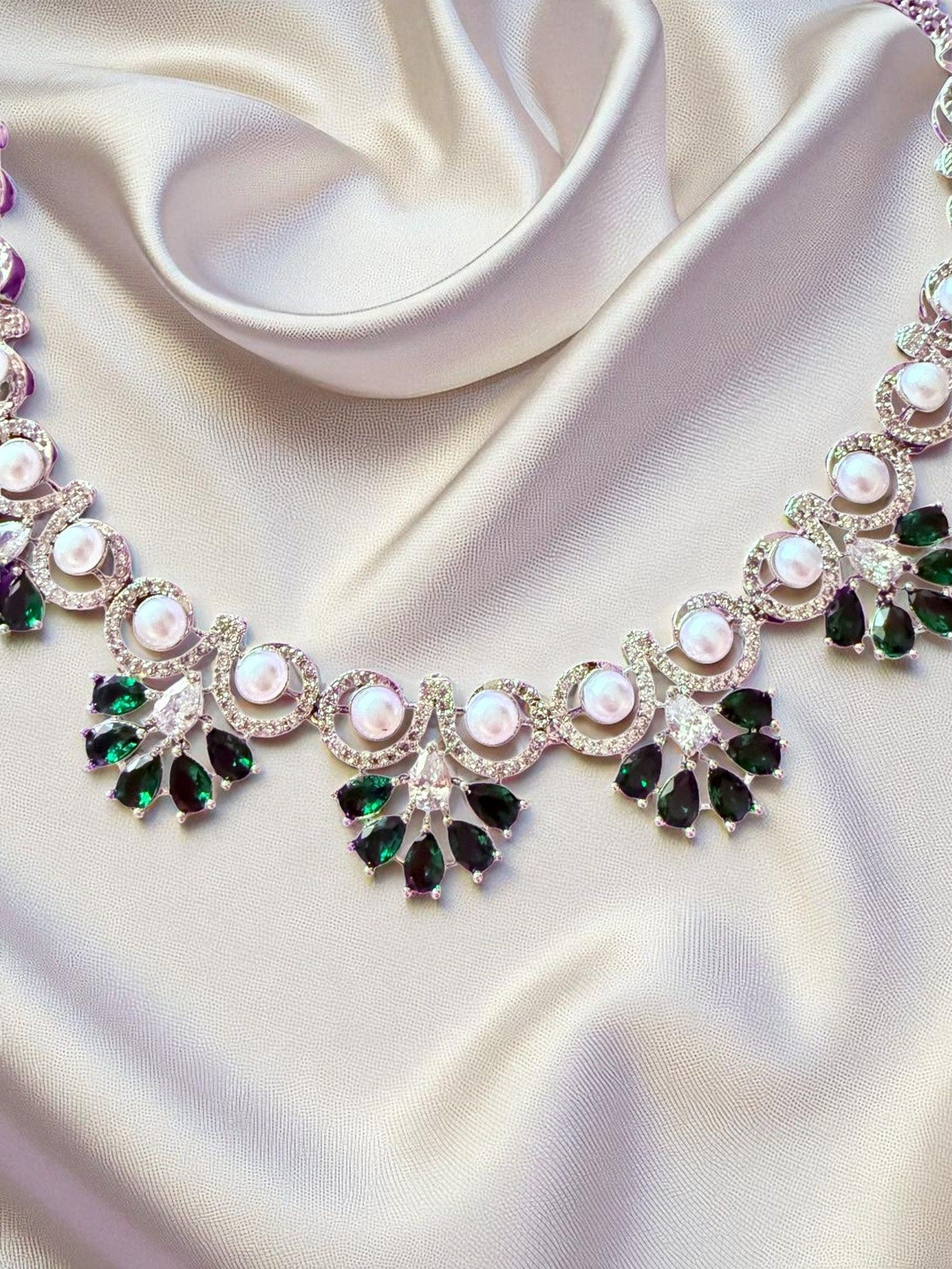 Anouk Women Ethnic Silver-Plated Pearl & Green Stone Necklace Set