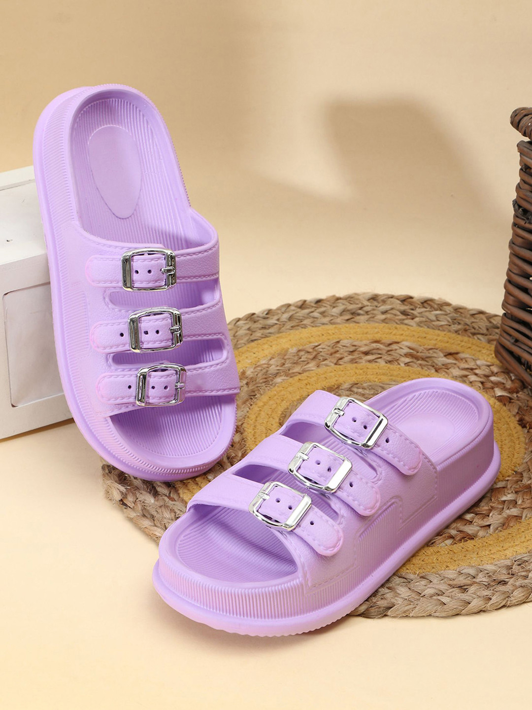 glitchez Women Solid Sliders with Buckles