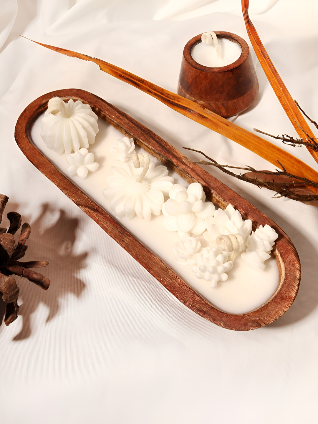 ANWYN Brown & White Round Rose Fragrance Wooden Jar Candle