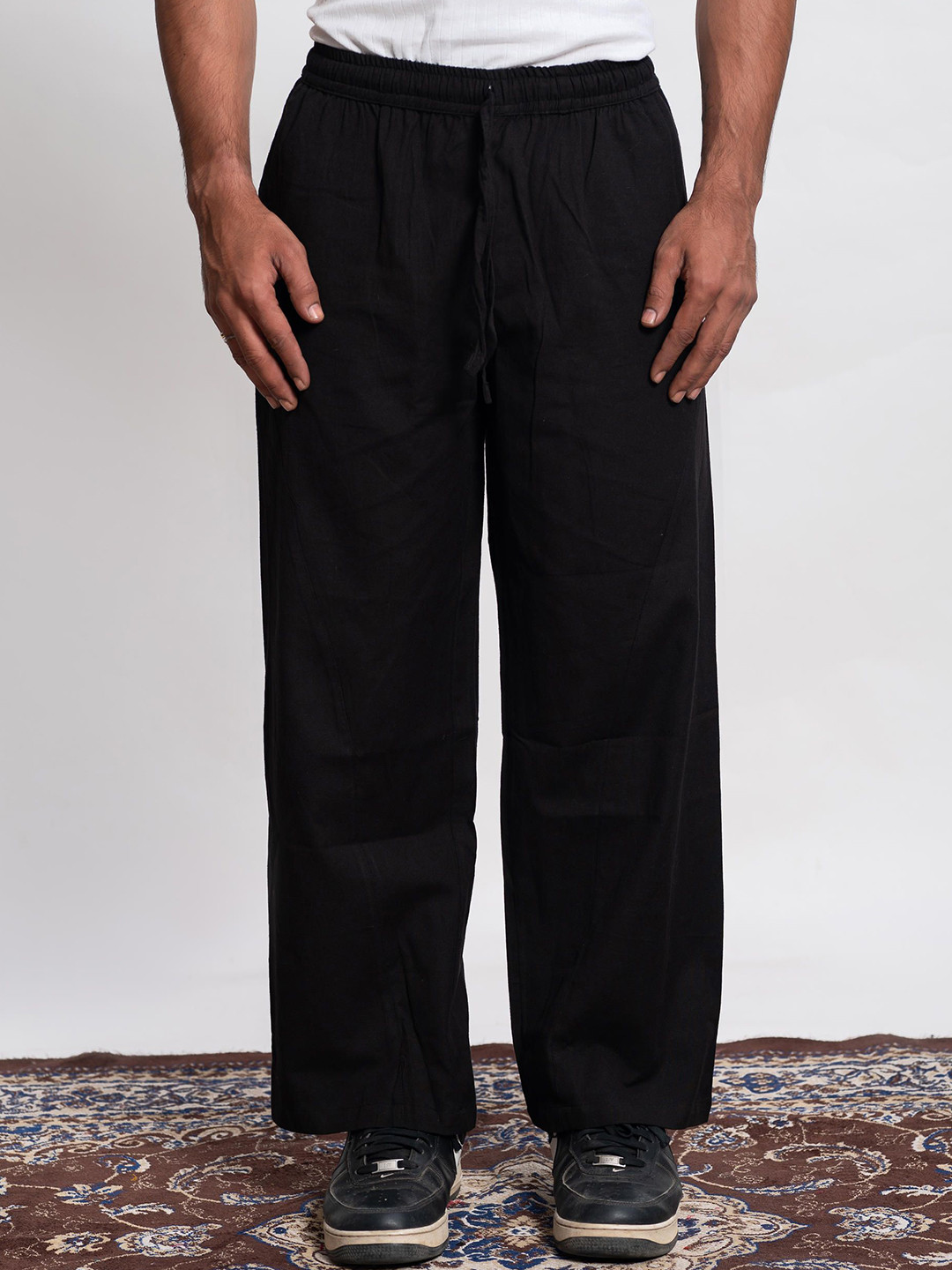 SVKETAIL Men Relaxed-Fit Mid-Rise Comfort-Driven Regular Trousers