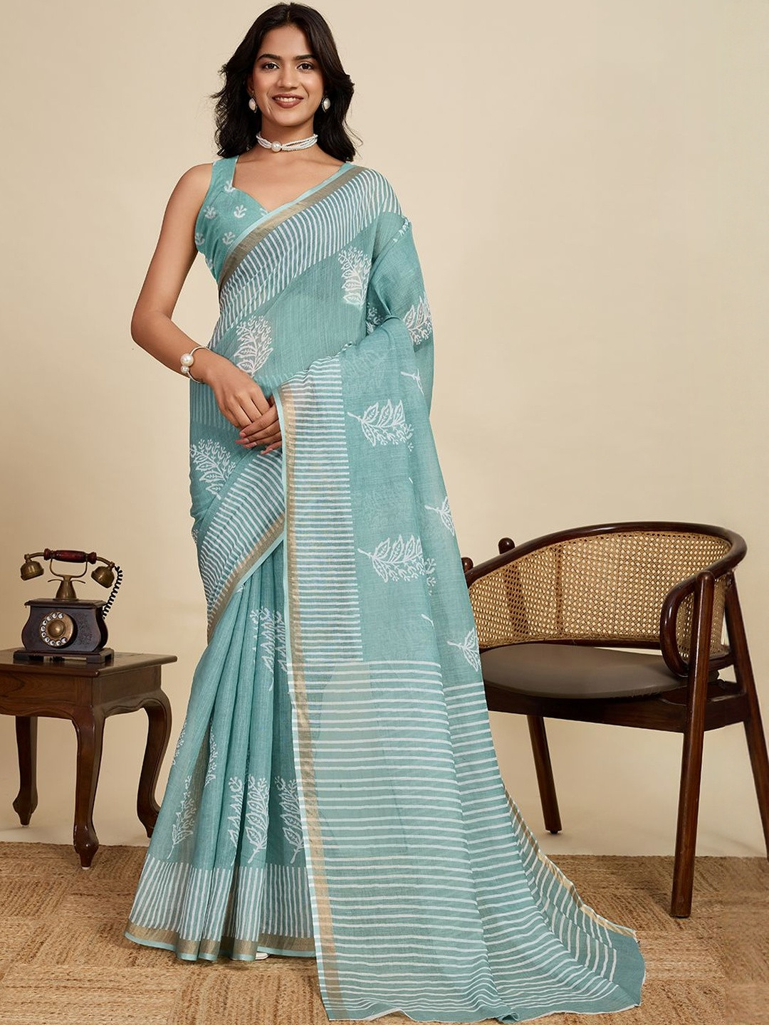 VS MALL Women Blue Printed Linen Blend Saree