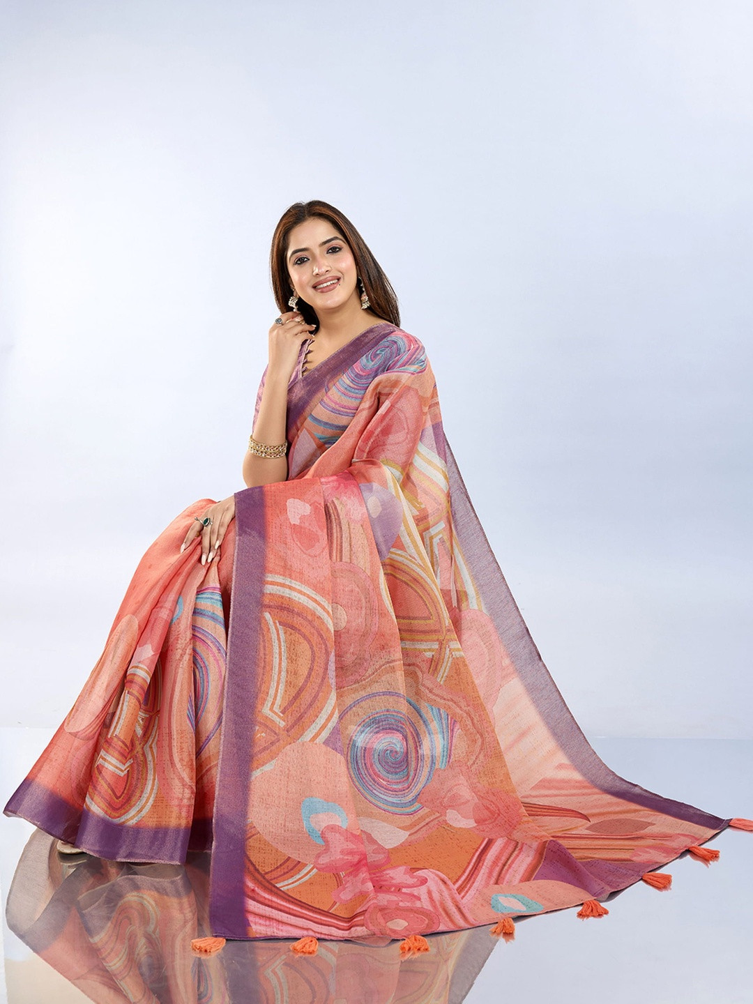 DIVASTRI Women Abstract Print Art Silk Saree