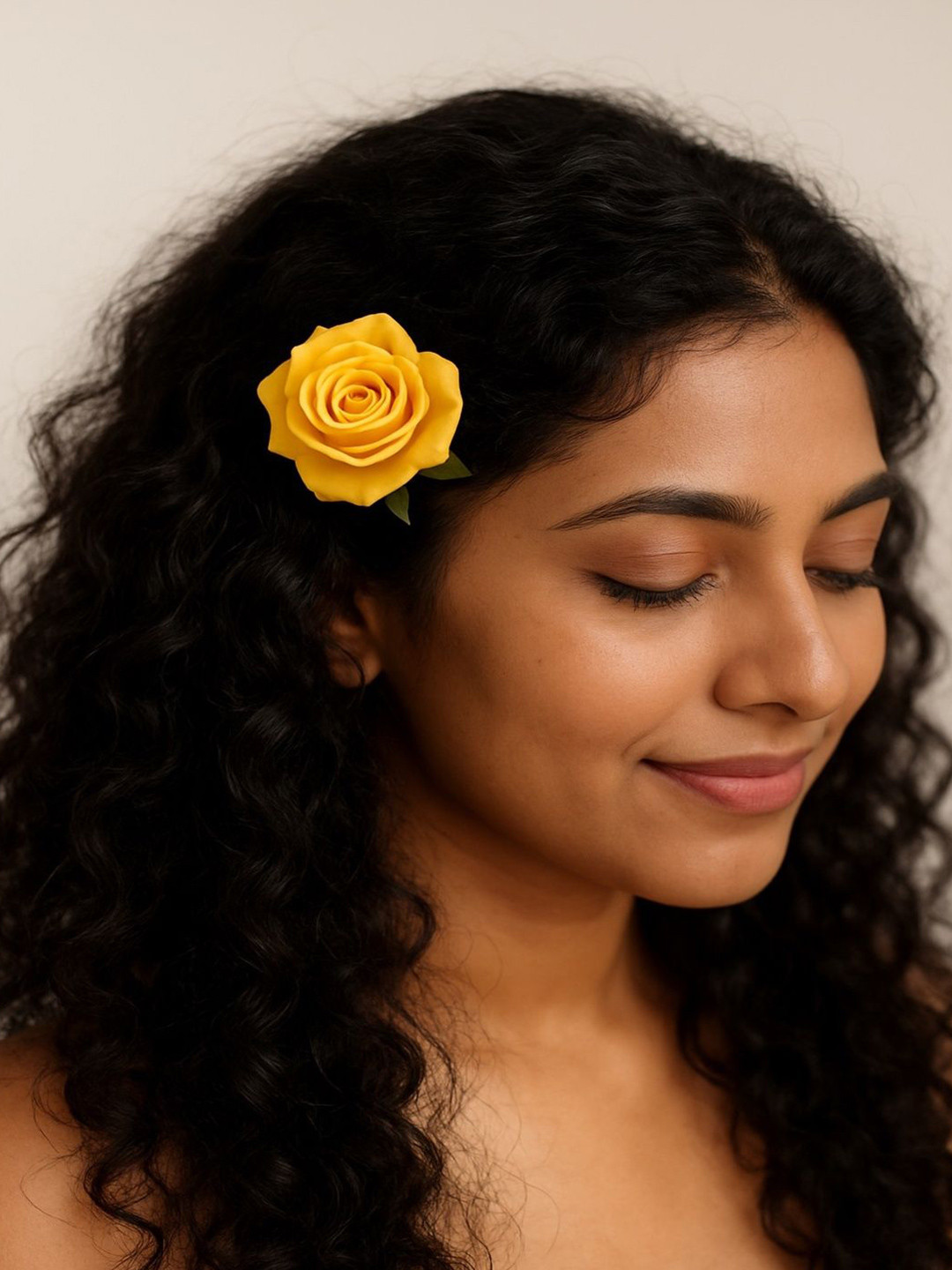Flosaira Women Elegant Yellow Rose Floral Tic Tac