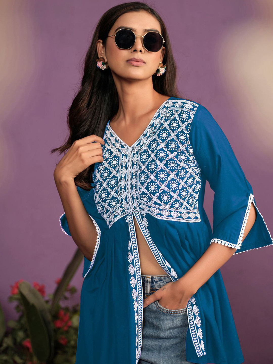 Youthnic Women Ethnic Motifs Embroidered V-Neck Chikankari Short Kurti