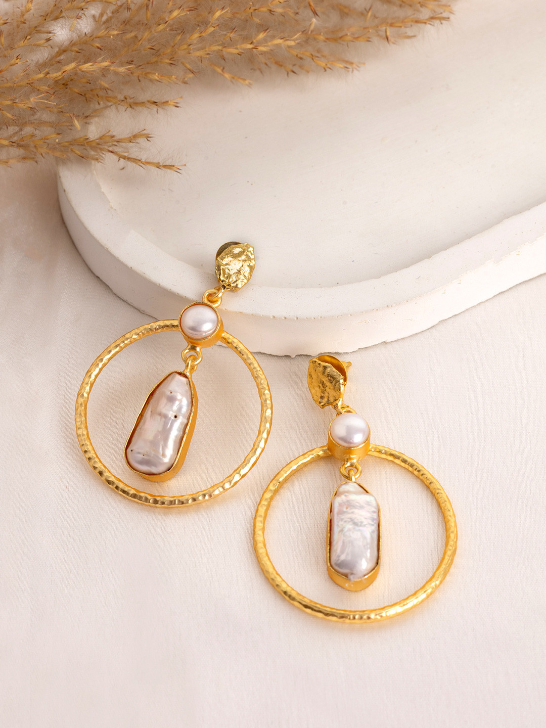 Perfectly Average Women 18K Gold Plated Anna Circle Pearl Earrings