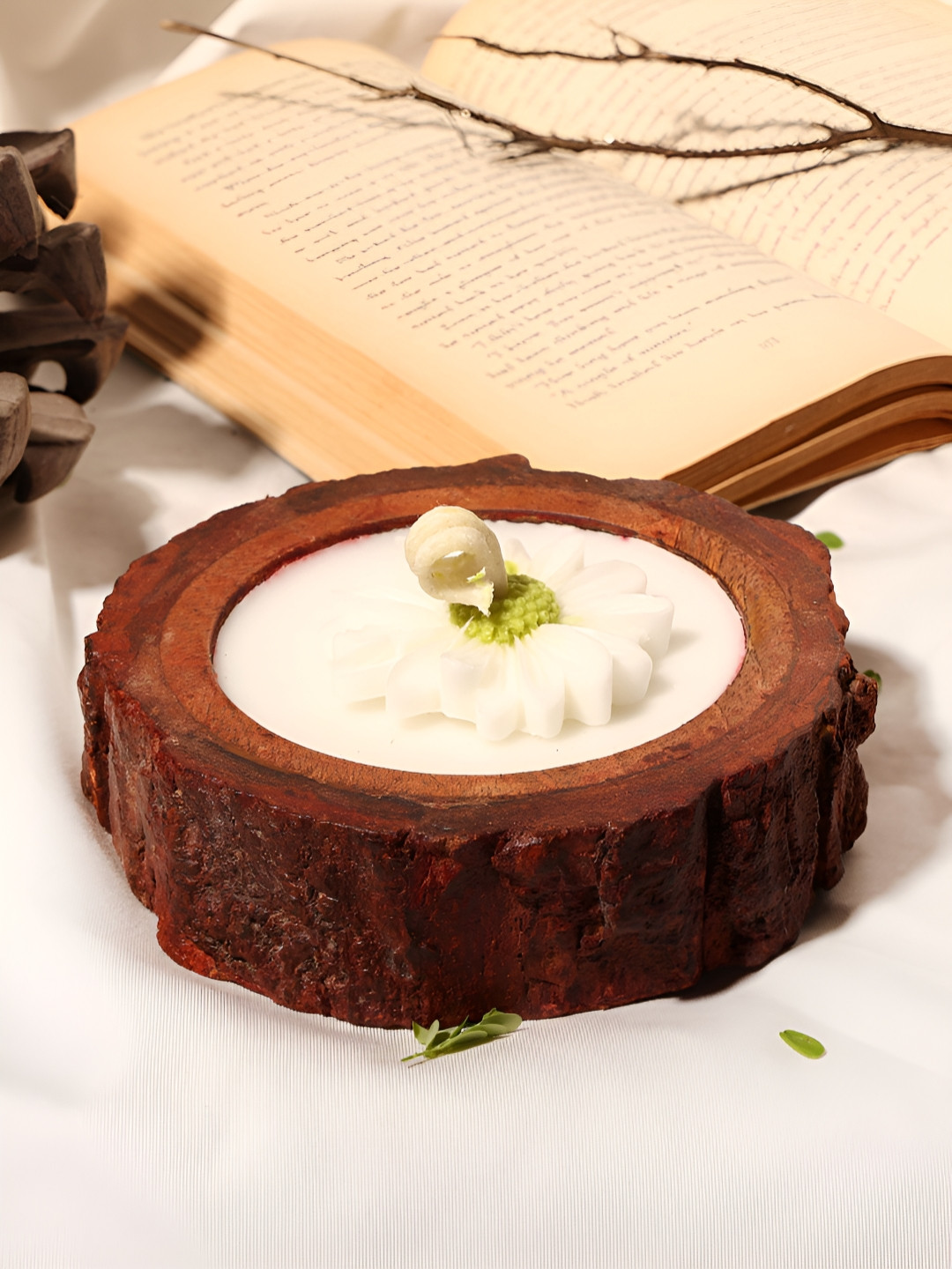 ANWYN Brown & White Round Sandal Fragrance Wooden Jar Candle