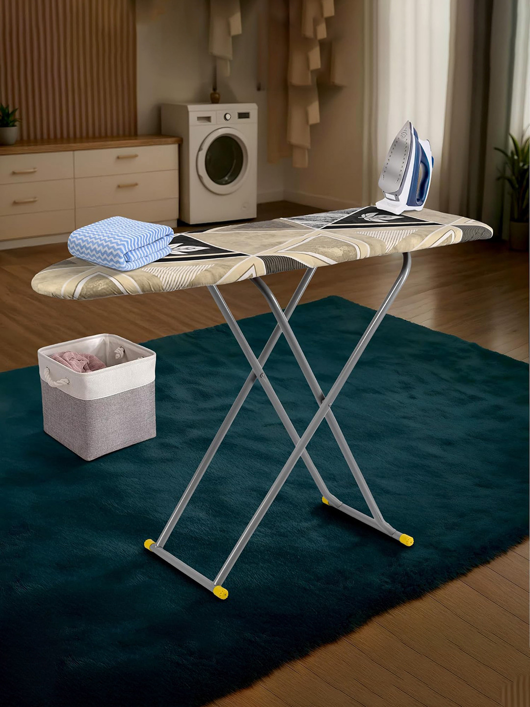 Aura Beige & Green Adjustable & Foldable Iron Stand