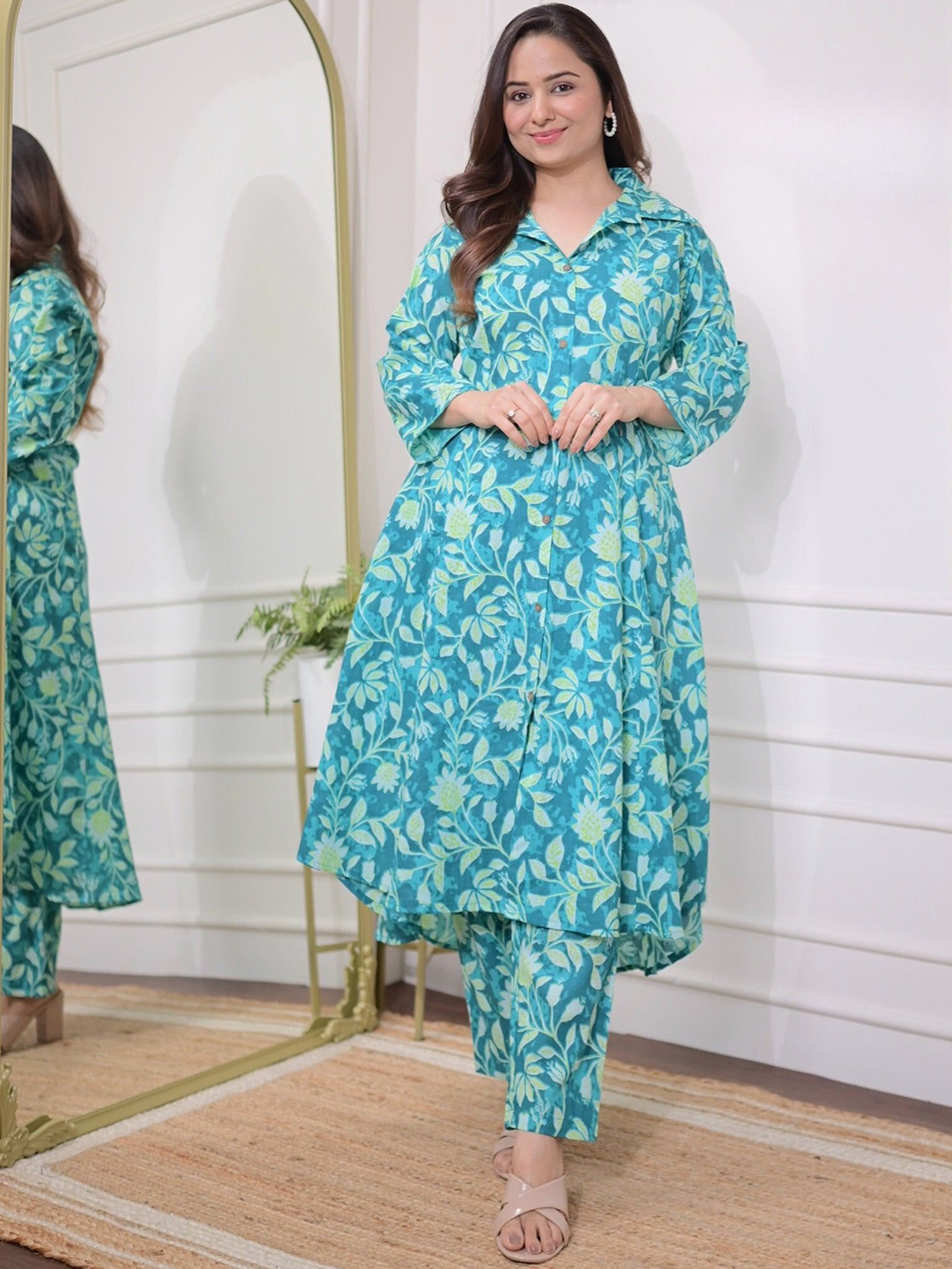 SOMAPAH Floral Printed Shirt Collar A-Line Kurta With Trousers