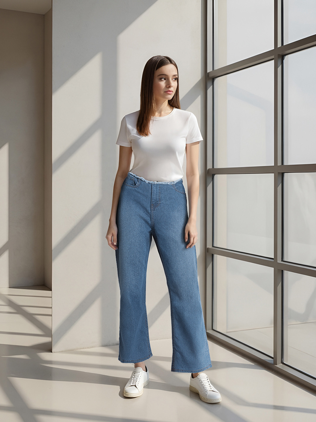 Chemistry Women Straight Fit Frayed High-Rise Light Fade Stretchable Jeans