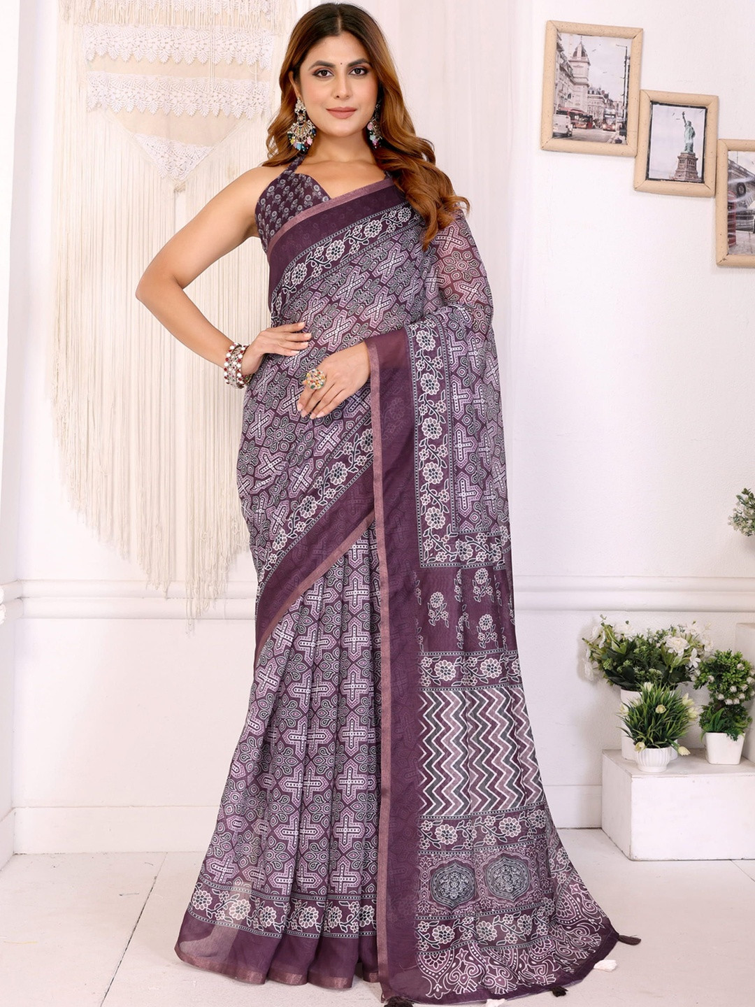 DIVASTRI Women Floral Printed Chandheri Cotton Saree