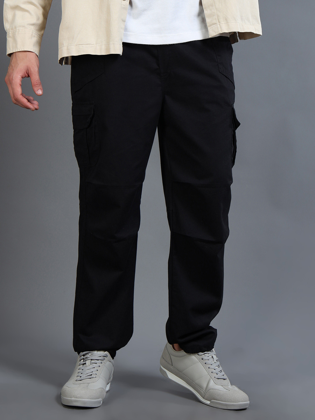 THE BEETEL HOUSE Men Comfort Low-Rise Easy Wash Cargos Trousers