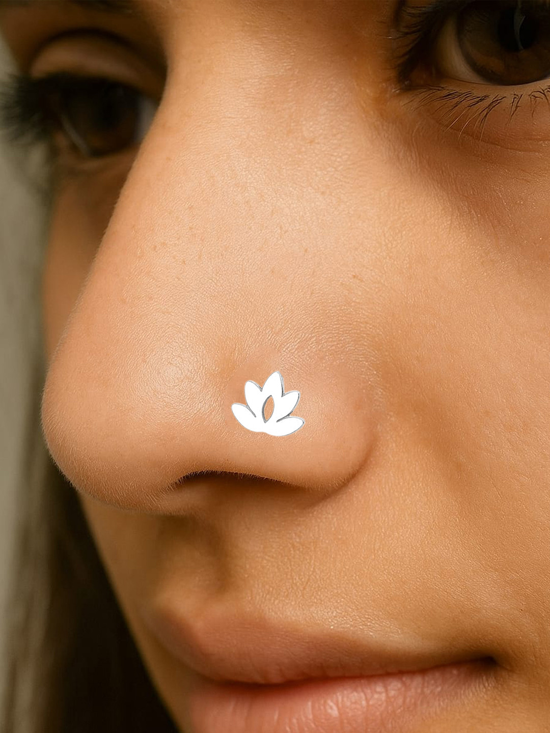 Sangria Girls Silver Lotus Design Stud Nosepin