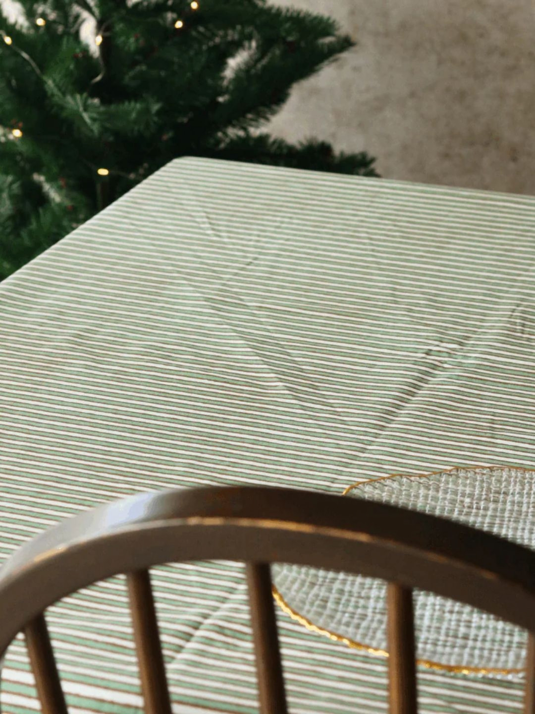 The Yard House Green Striped Anti-Skid Cotton 6-Seater Table Cover with Textured details