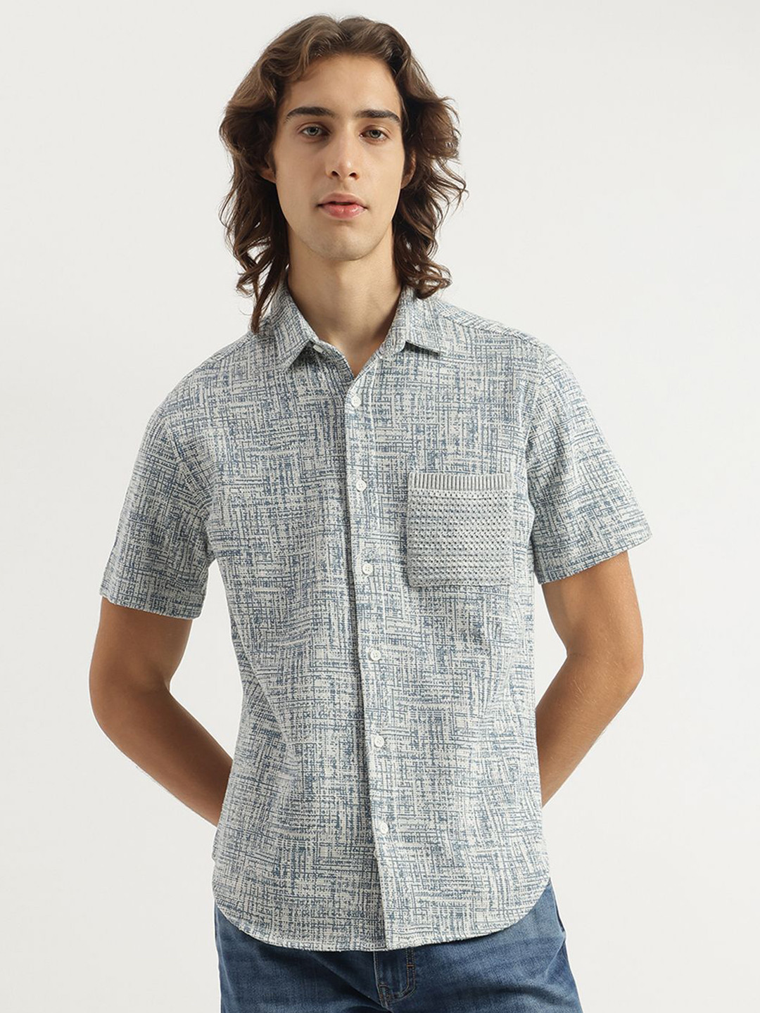 United Colors of Benetton Relaxed Fit Spread Collar Textured Opaque Shirt