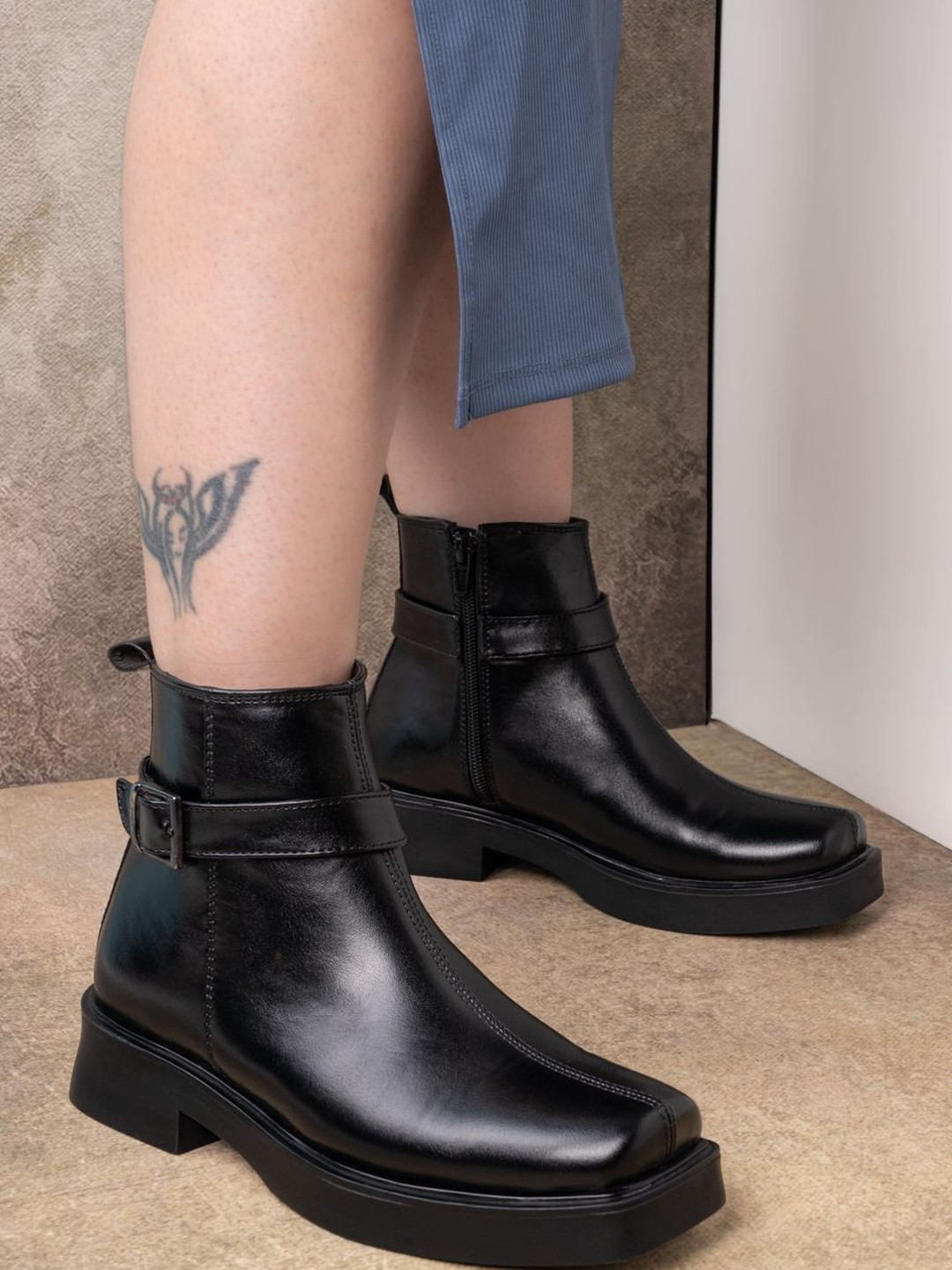 Roadster Women Black Solid Square Toe Boots