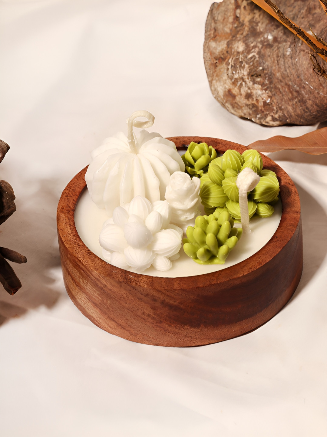 ANWYN Brown & White Round Teakwood Fragrance Wooden Jar Candle