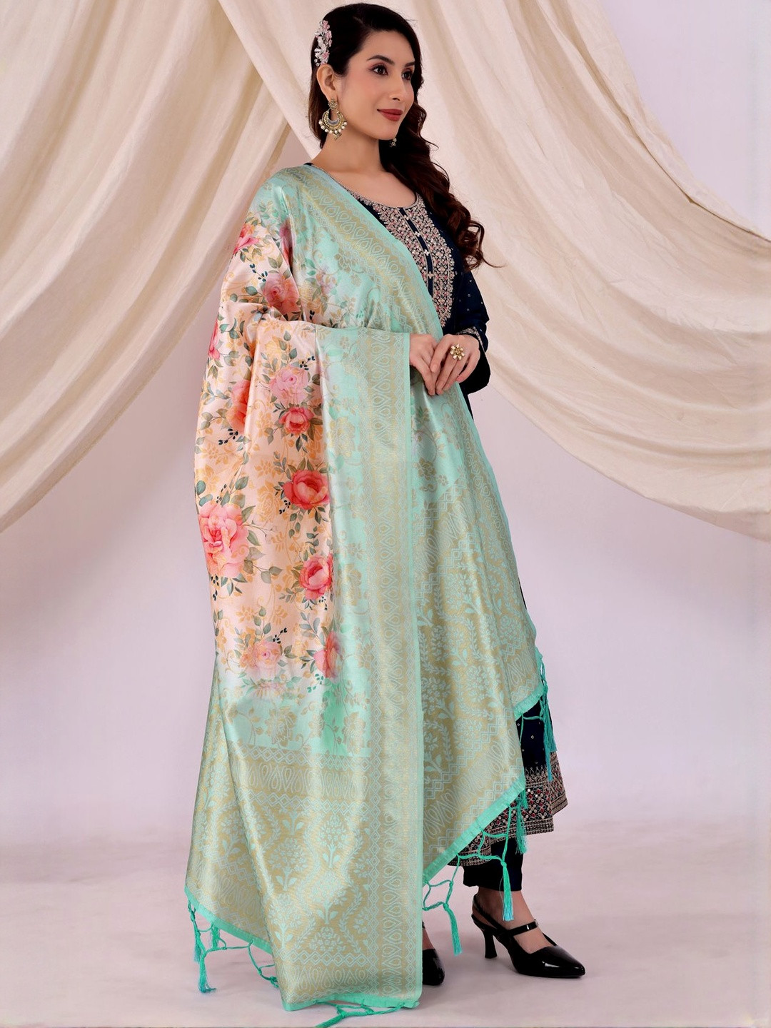 Moda Rapido Women Green Floral Woven Desgin Silk Dupptta