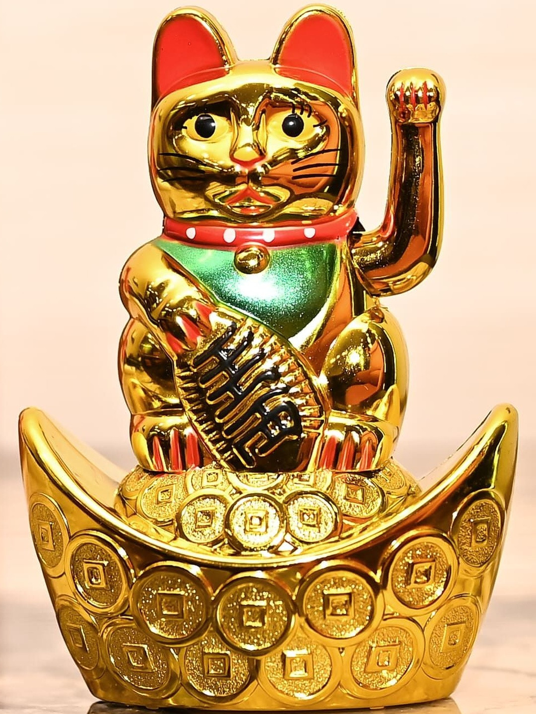 HINDCRAFT Gold-Toned Feng Shui Lucky Cat Figurine Showpiece