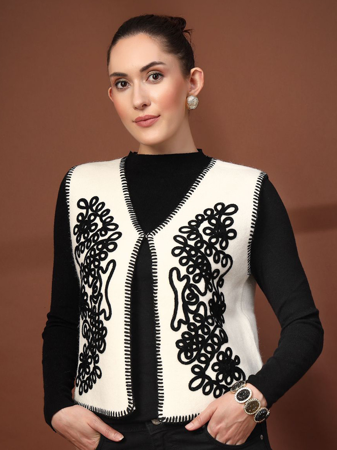 Mafadeny Women Floral Embroidered Front-Open Jacket With Top