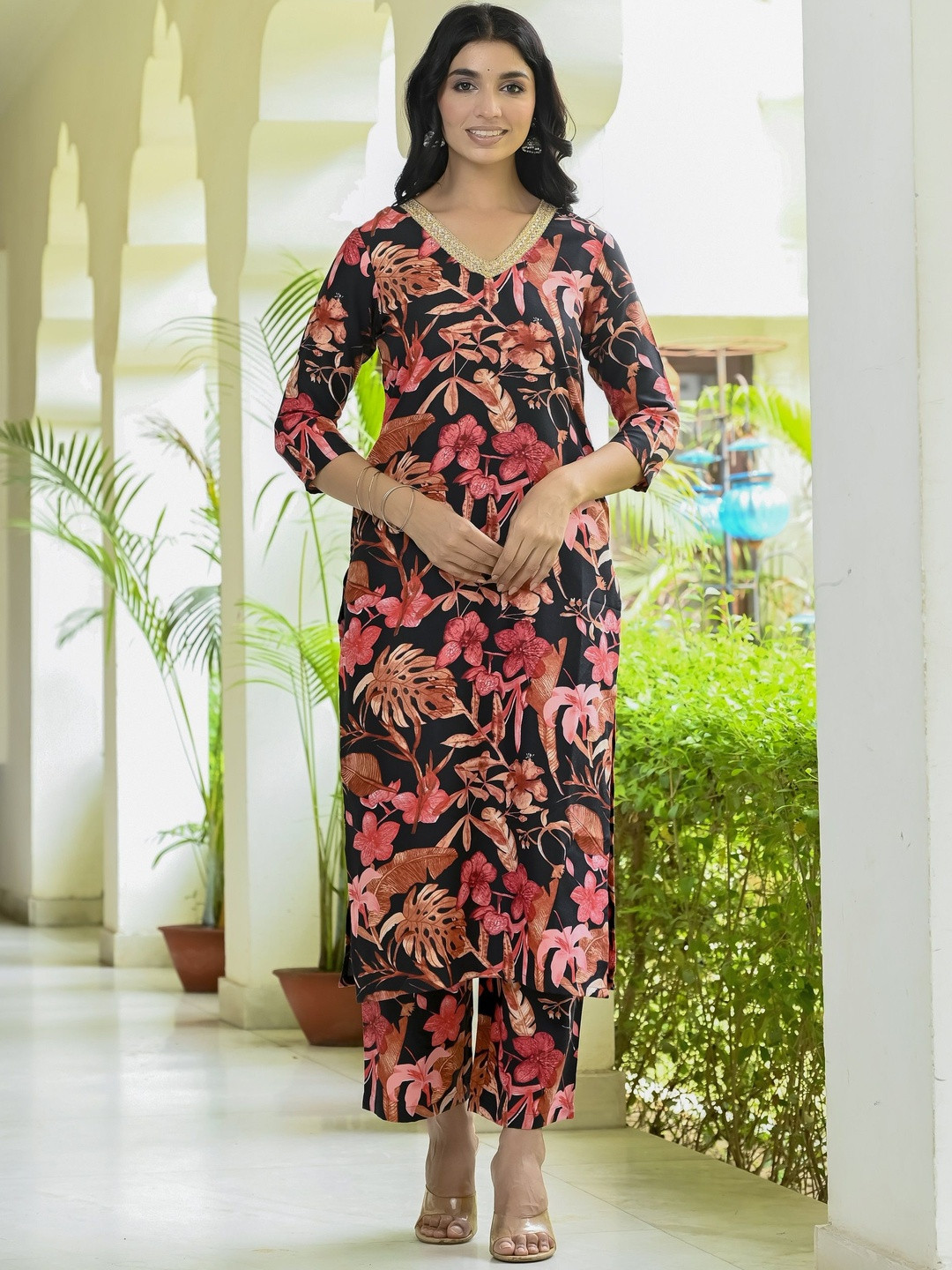 Aaghnya Women's Black Rayon Printed Straight Kurta With Palazzo