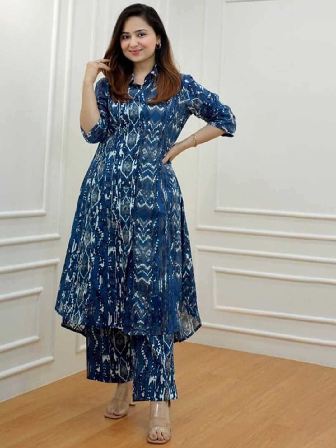 SOMAPAH Abstract Printed Shirt Collar A-Line Kurta With Trousers