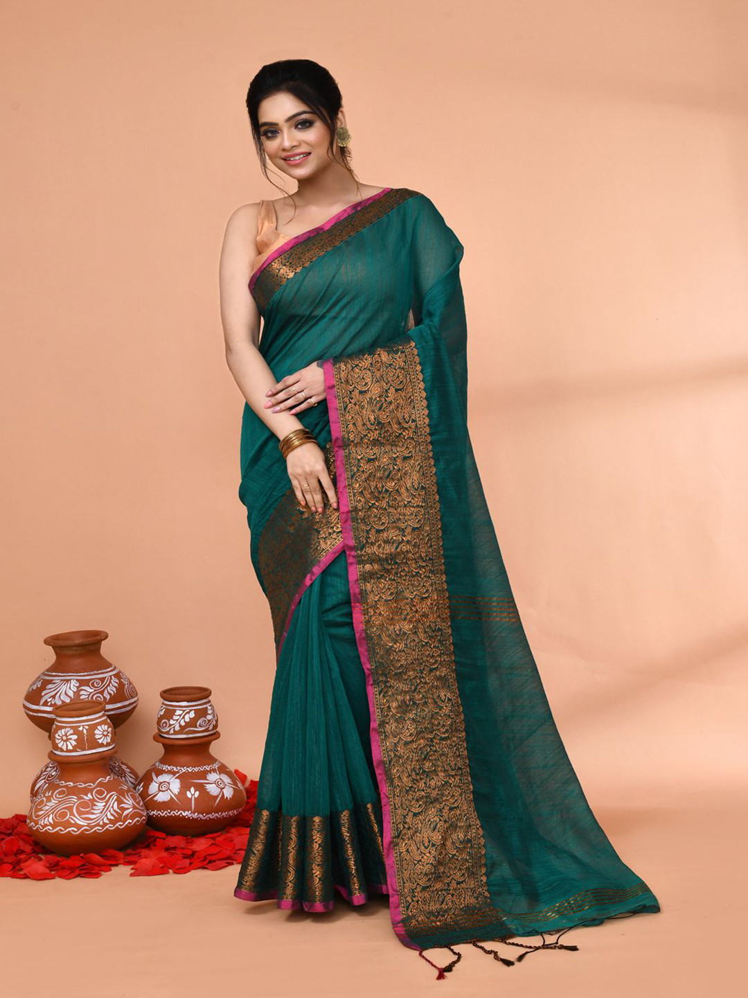 Piyari Fashion Woven Design Zari Taant Saree
