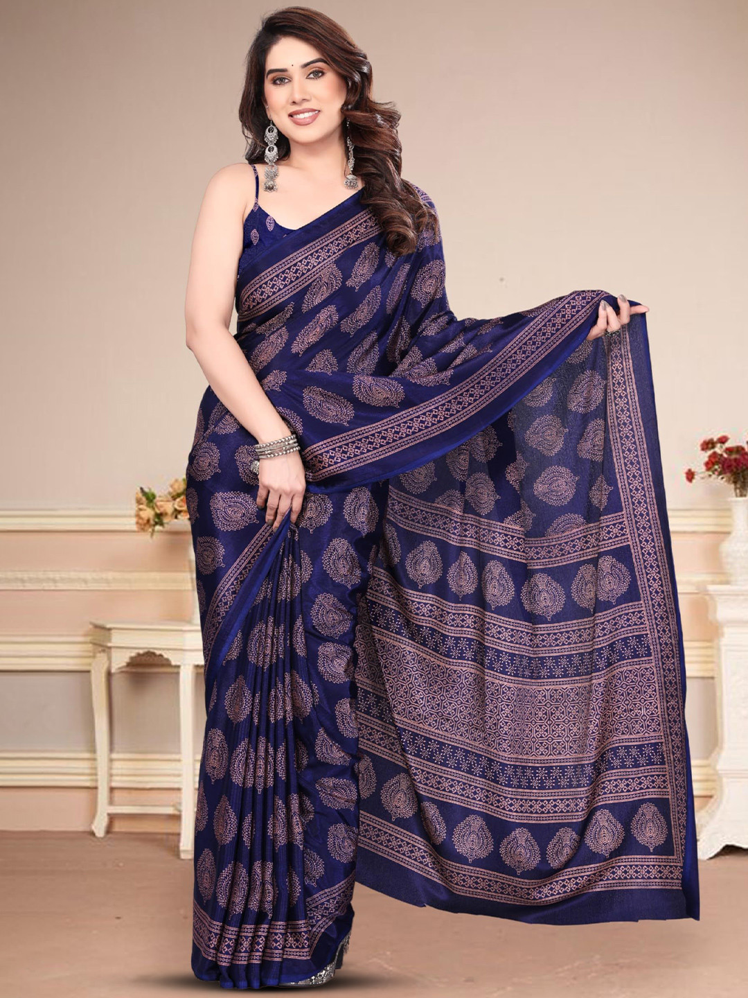 BilloRani Paisley Printed Saree With Blouse Piece