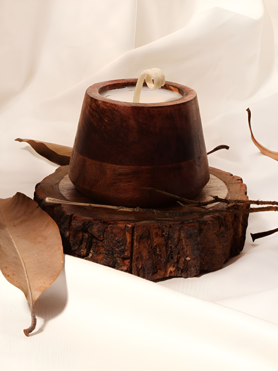 ANWYN Brown & White Round Teakwood Fragrance Wooden Jar Candle