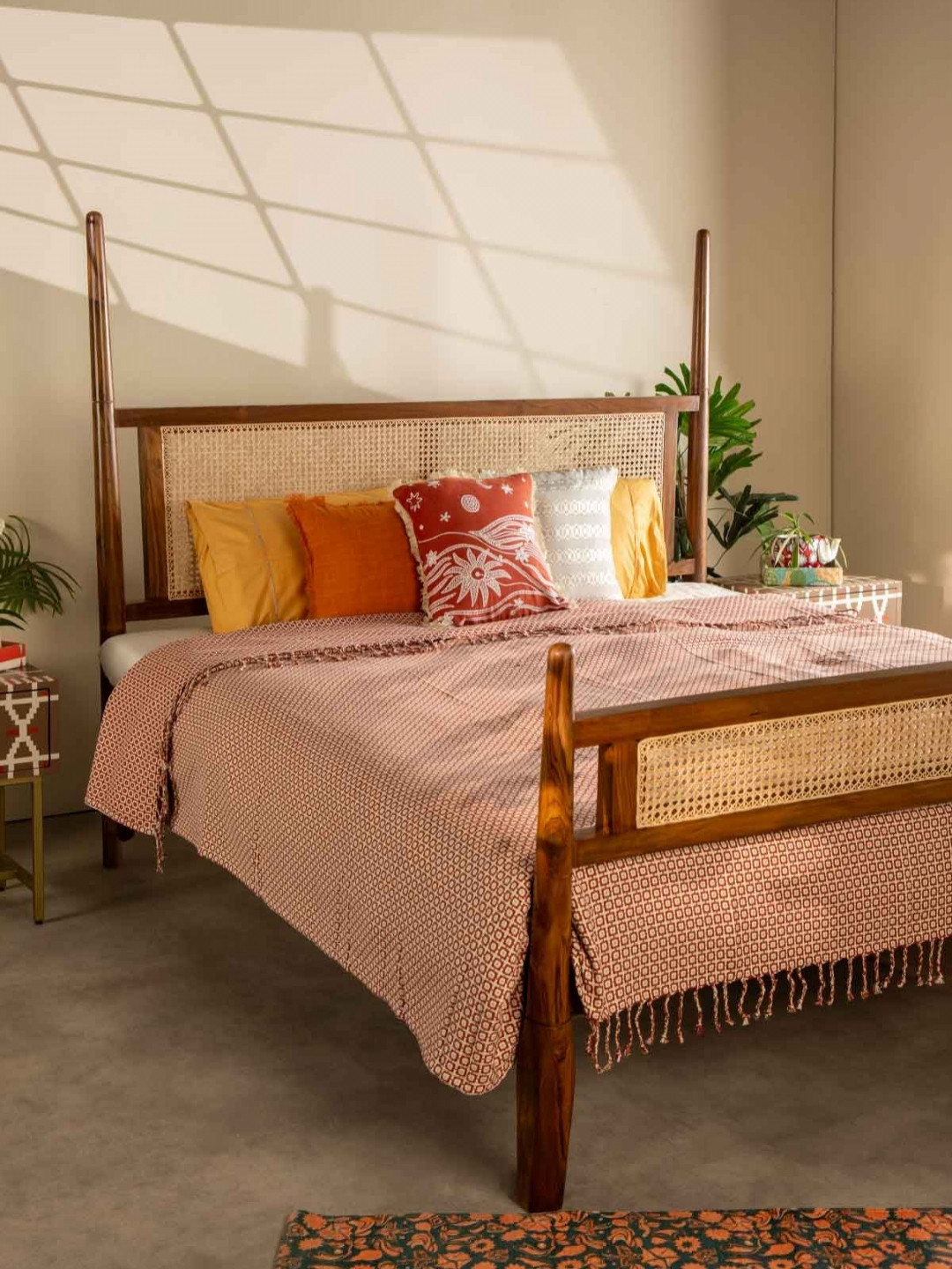 FREEDOM TREE Red & White Printed Ooty Geo Woven Recycled Cotton Double King Bed Cover